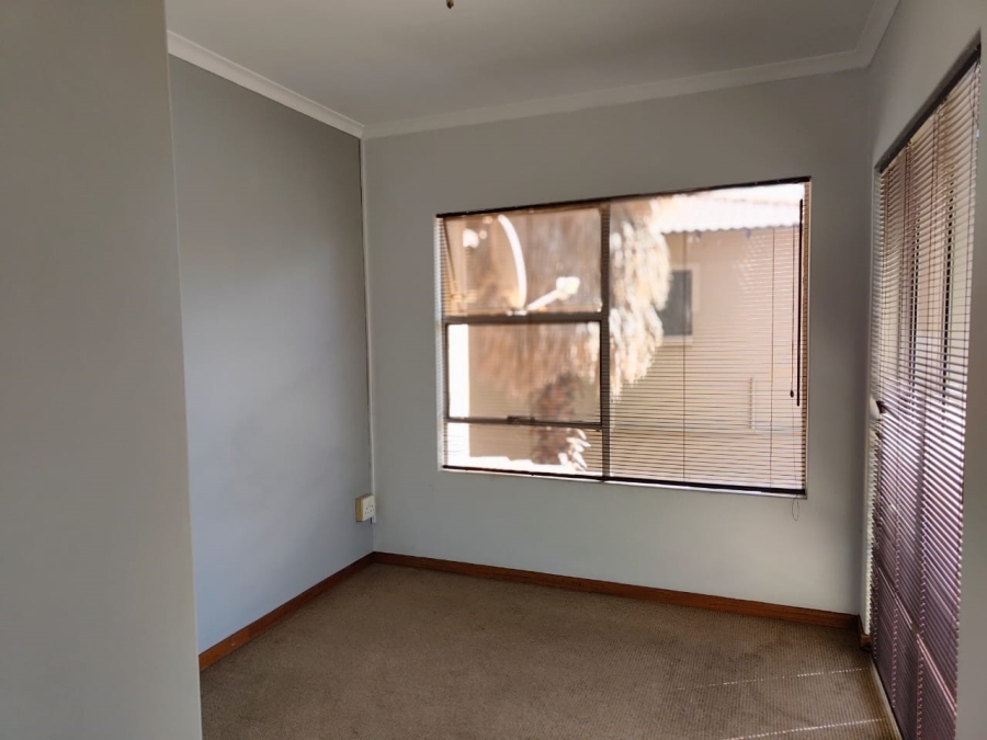 To Let 3 Bedroom Property for Rent in Three Rivers Gauteng