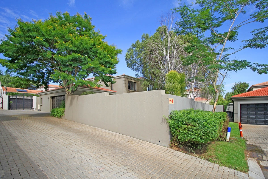 3 Bedroom Property for Sale in Lonehill Gauteng