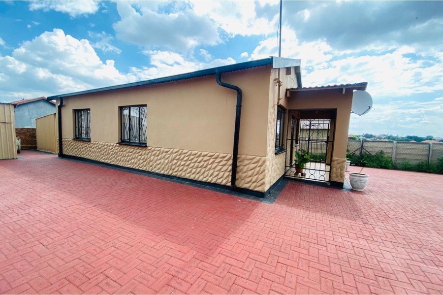 2 Bedroom Property for Sale in Sebokeng Zone 6 Gauteng