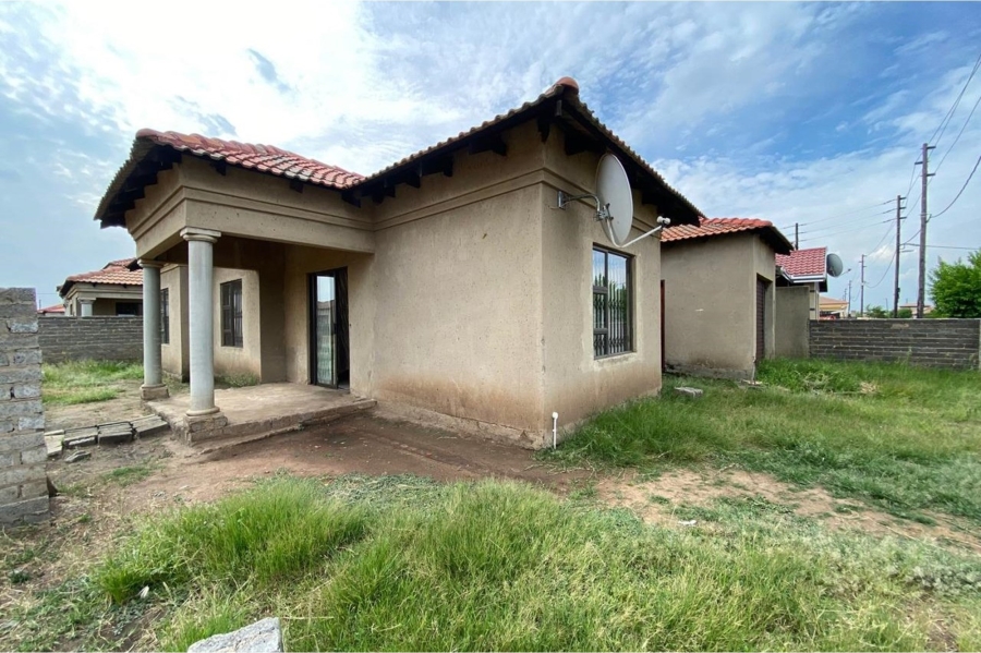 2 Bedroom Property for Sale in Golden Gardens Gauteng