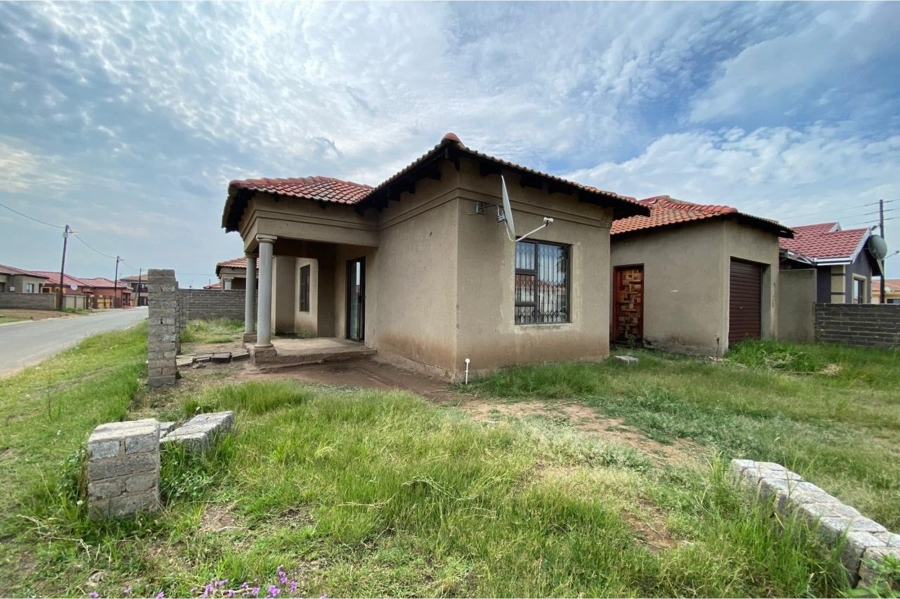 2 Bedroom Property for Sale in Golden Gardens Gauteng