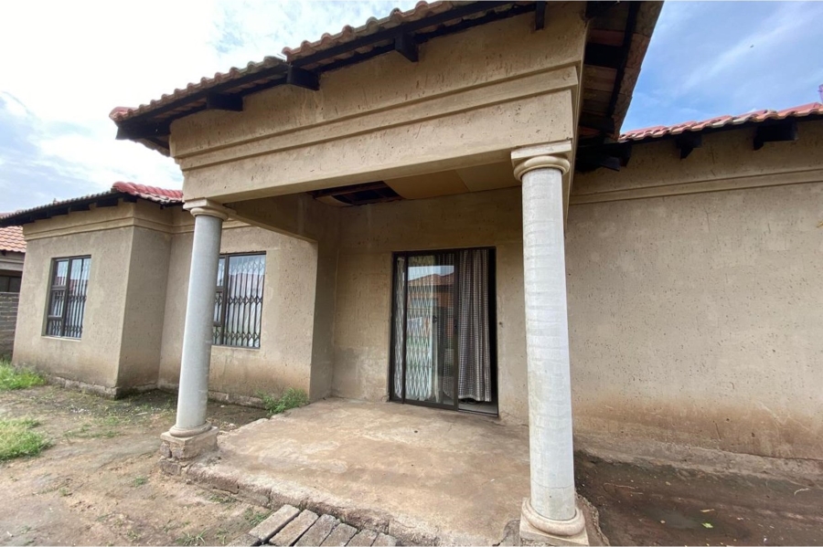 2 Bedroom Property for Sale in Golden Gardens Gauteng