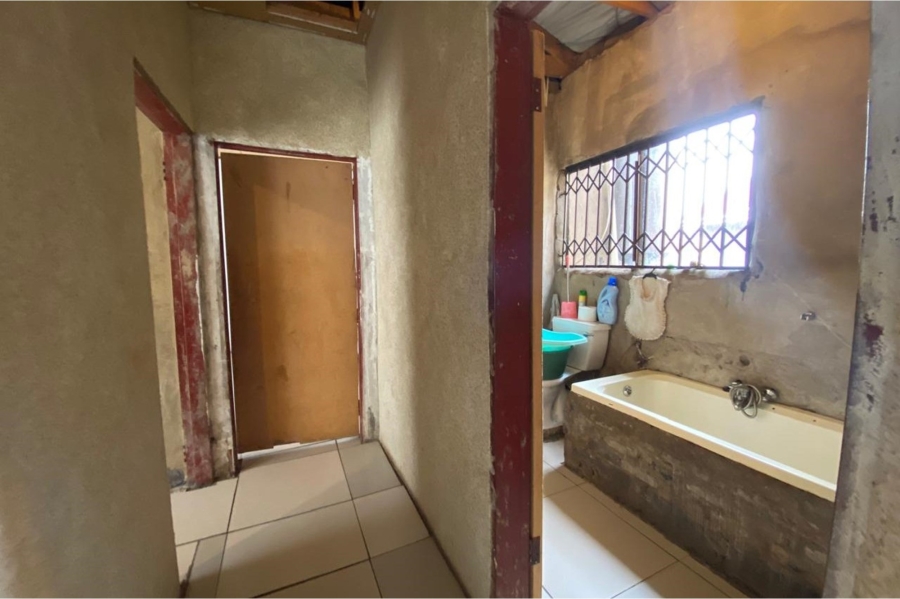 2 Bedroom Property for Sale in Golden Gardens Gauteng