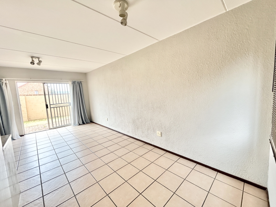 To Let 2 Bedroom Property for Rent in Halfway Gardens Gauteng