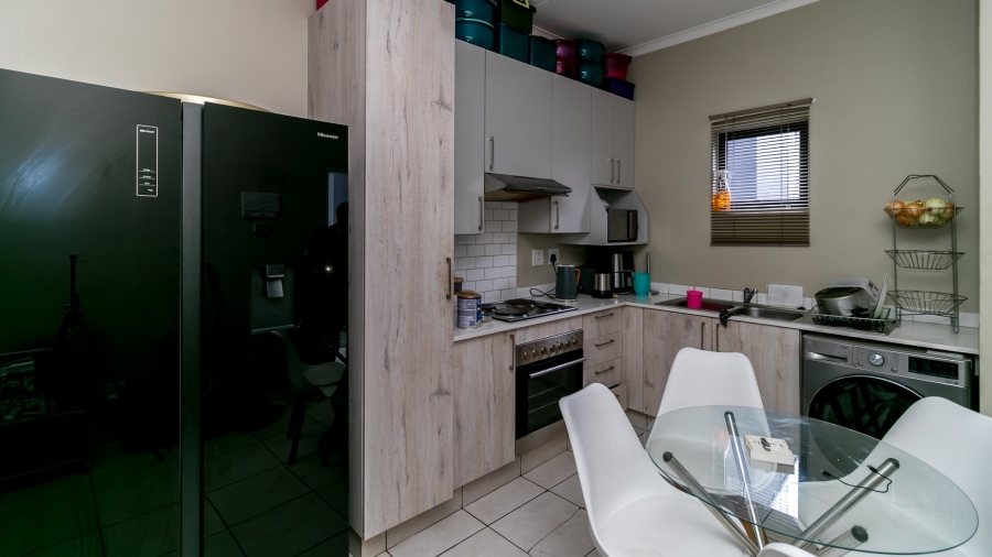 2 Bedroom Property for Sale in Grand Central Gauteng