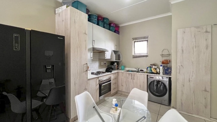 2 Bedroom Property for Sale in Grand Central Gauteng