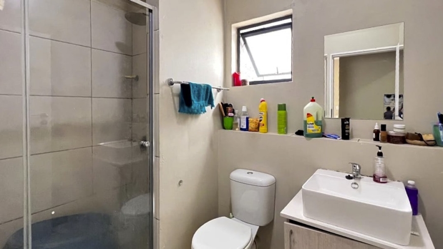 2 Bedroom Property for Sale in Grand Central Gauteng