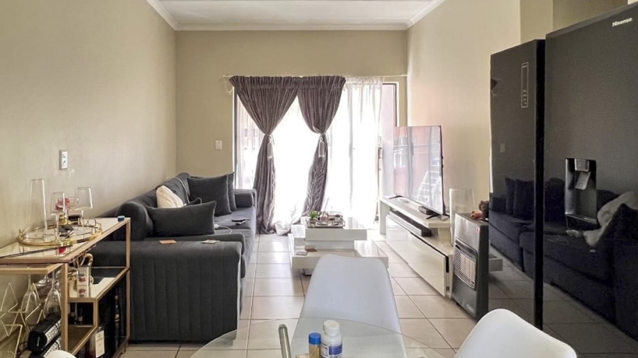 2 Bedroom Property for Sale in Grand Central Gauteng