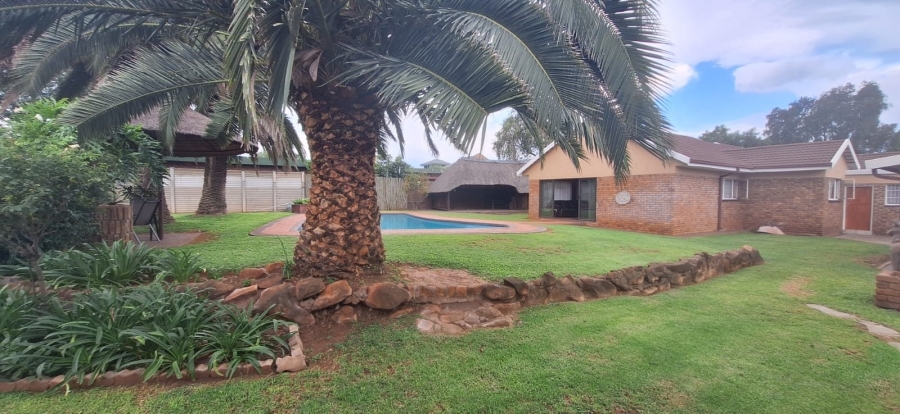 3 Bedroom Property for Sale in Vanderbijlpark SE 2 Gauteng