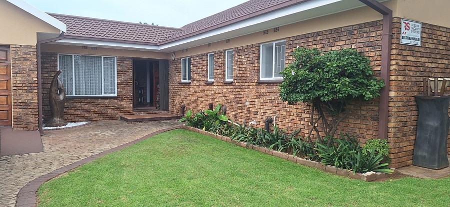 3 Bedroom Property for Sale in Vanderbijlpark SE 2 Gauteng