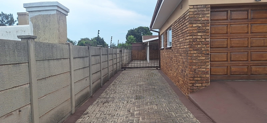 3 Bedroom Property for Sale in Vanderbijlpark SE 2 Gauteng