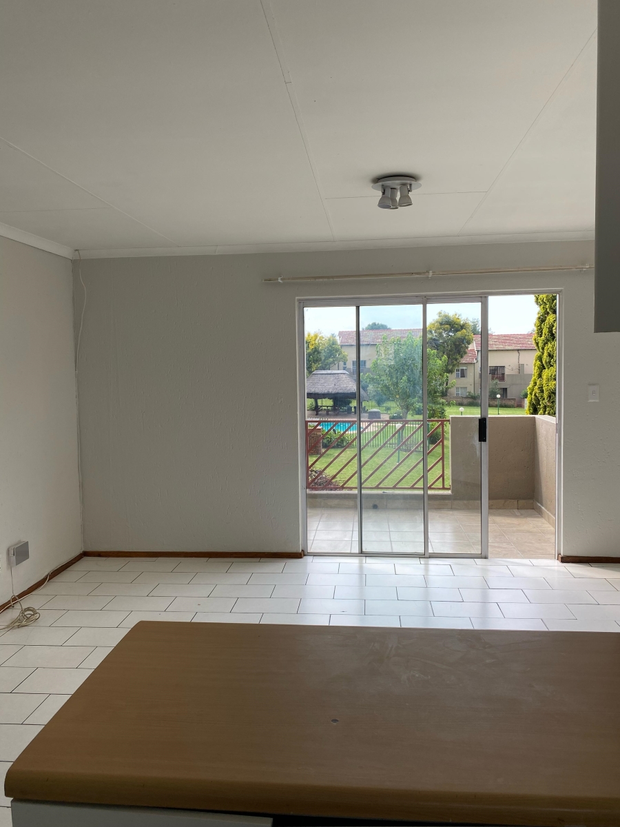 2 Bedroom Property for Sale in Bromhof Gauteng