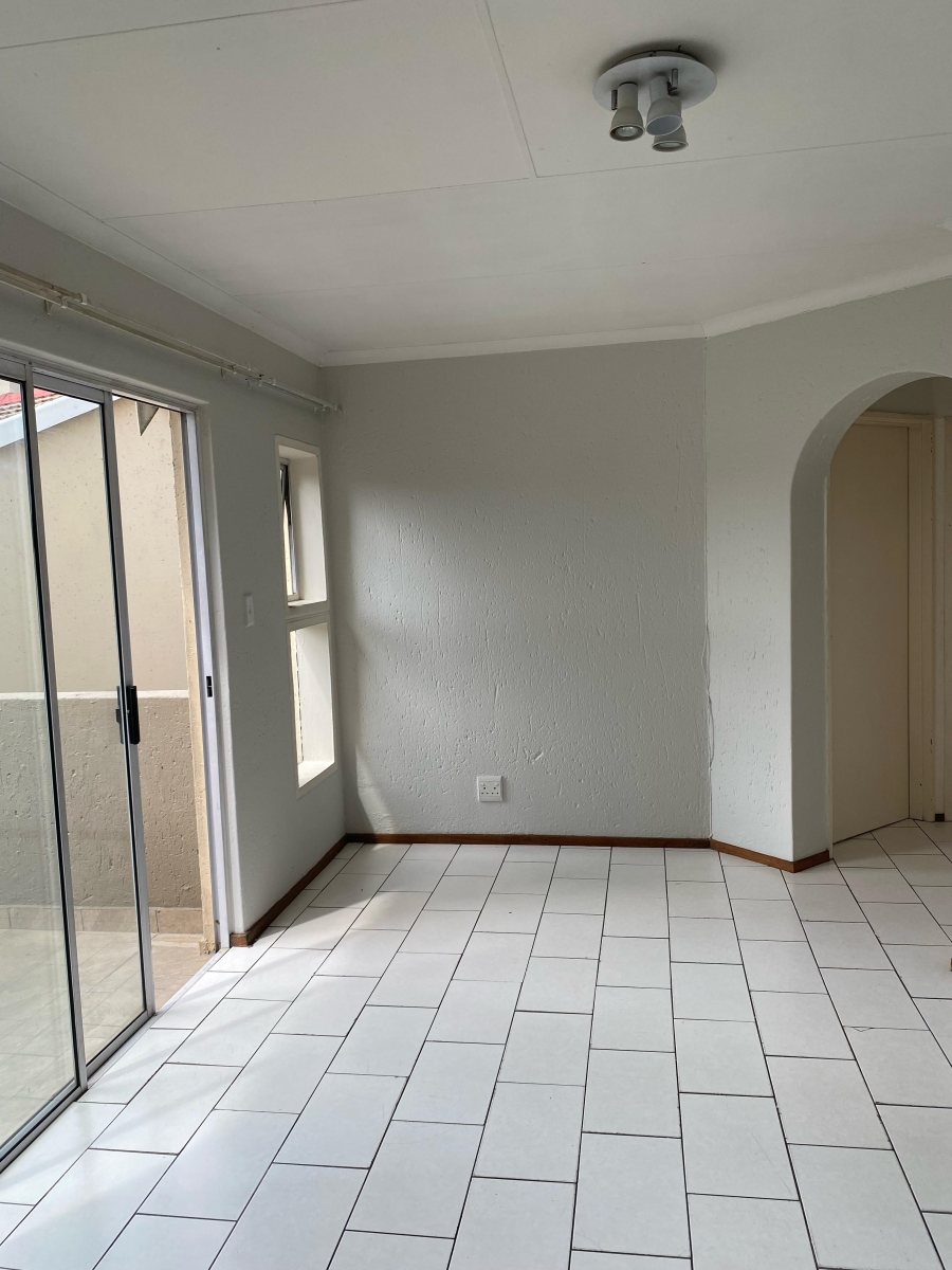 2 Bedroom Property for Sale in Bromhof Gauteng