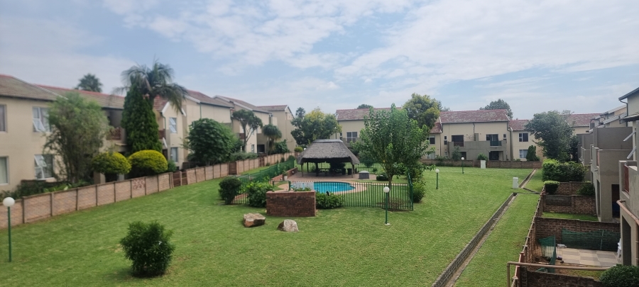 2 Bedroom Property for Sale in Bromhof Gauteng