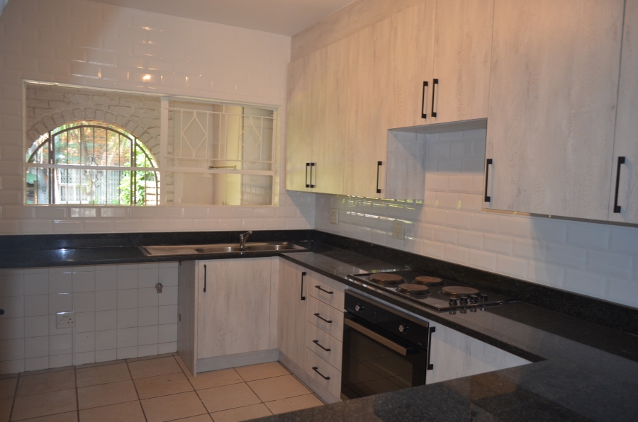 To Let 2 Bedroom Property for Rent in Atholl Gardens Gauteng