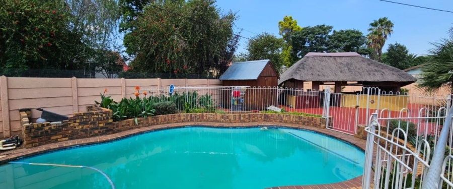 4 Bedroom Property for Sale in Brackendowns Gauteng