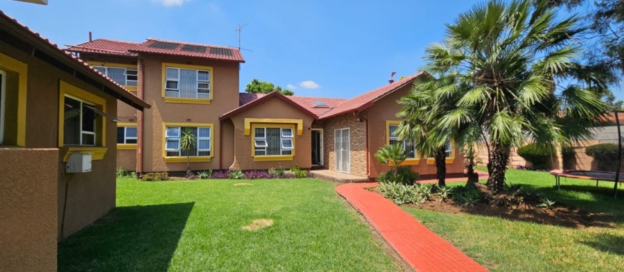 4 Bedroom Property for Sale in Brackendowns Gauteng