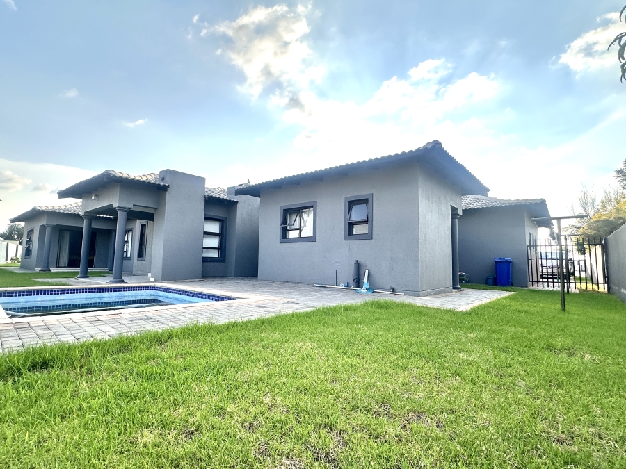 To Let 4 Bedroom Property for Rent in Savannah Country Estate Gauteng