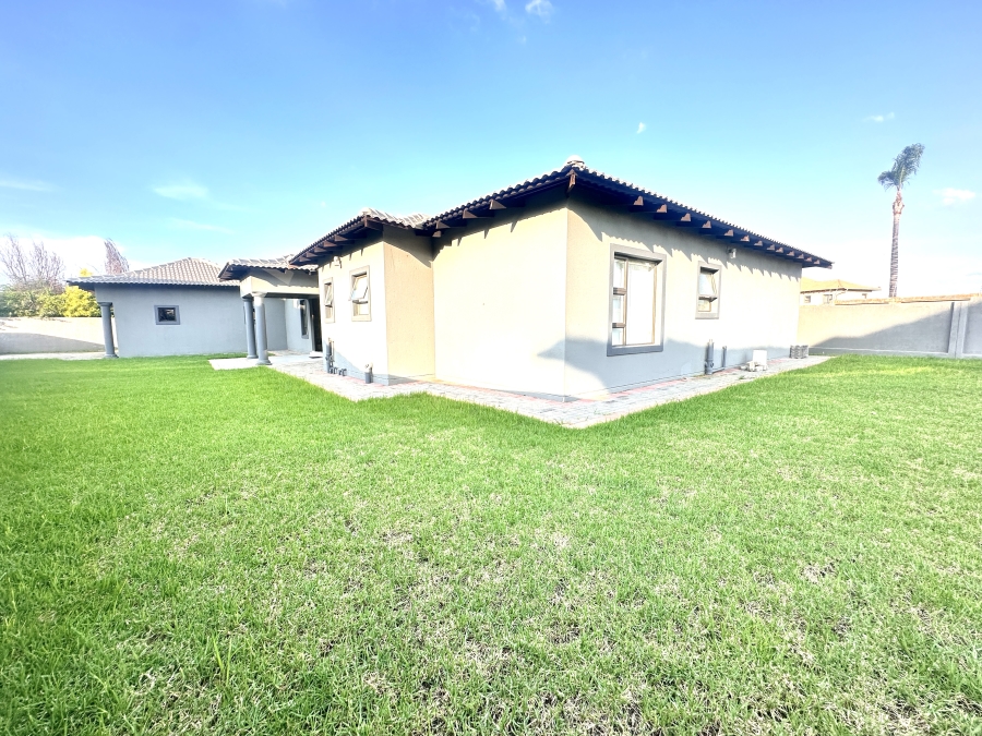 To Let 4 Bedroom Property for Rent in Savannah Country Estate Gauteng