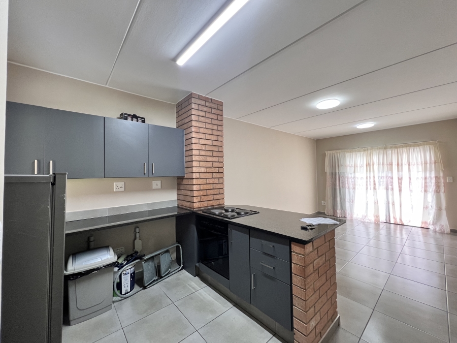 To Let 2 Bedroom Property for Rent in Waterfall Ridge Gauteng