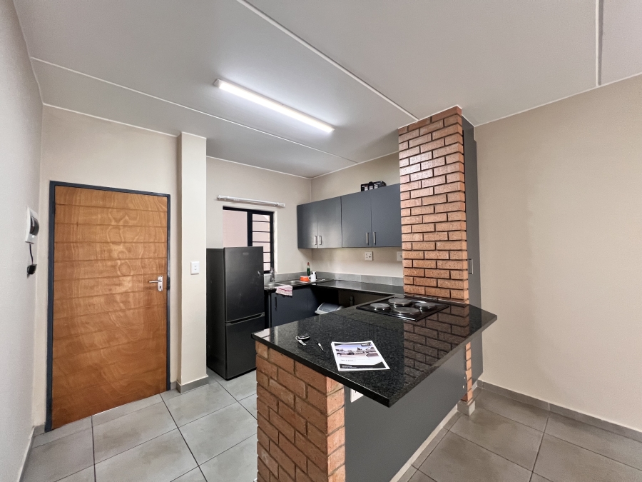 To Let 2 Bedroom Property for Rent in Waterfall Ridge Gauteng