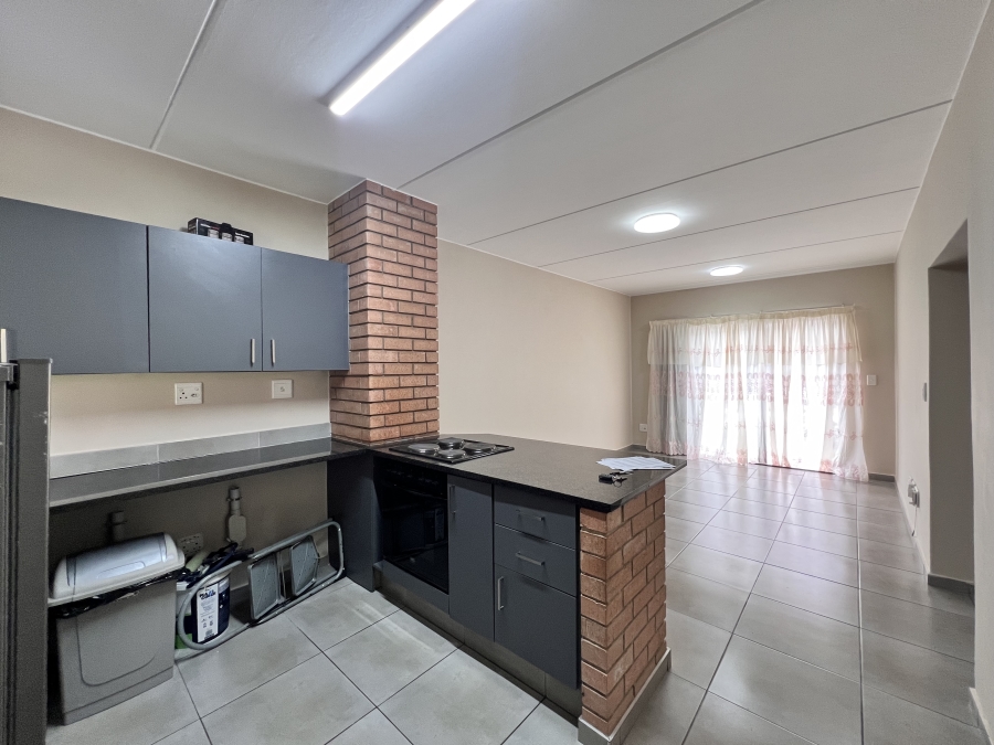 To Let 2 Bedroom Property for Rent in Waterfall Ridge Gauteng