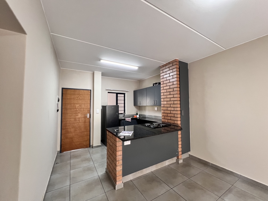 To Let 2 Bedroom Property for Rent in Waterfall Ridge Gauteng