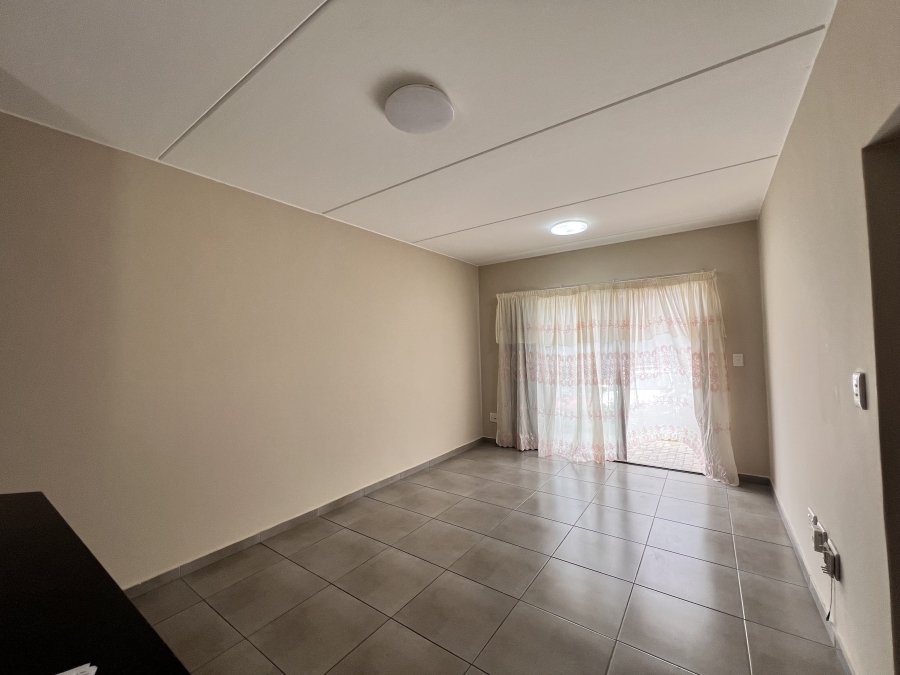 To Let 2 Bedroom Property for Rent in Waterfall Ridge Gauteng