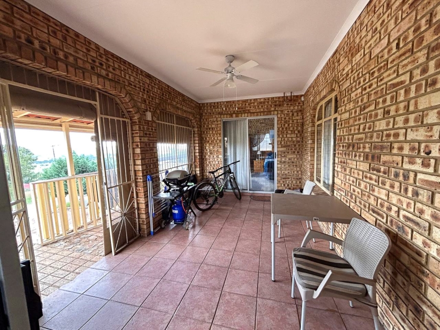 3 Bedroom Property for Sale in Vaaloewer Gauteng