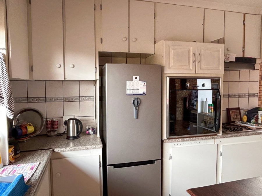 3 Bedroom Property for Sale in Vaaloewer Gauteng