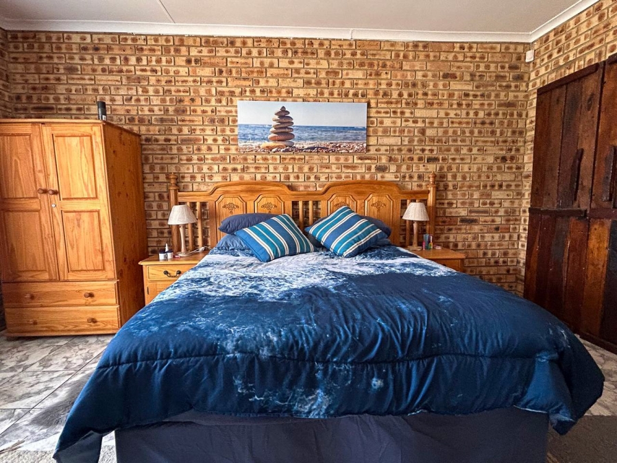 3 Bedroom Property for Sale in Vaaloewer Gauteng
