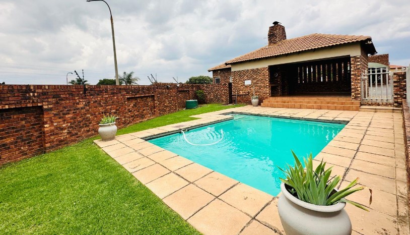 2 Bedroom Property for Sale in Alberton Central Gauteng