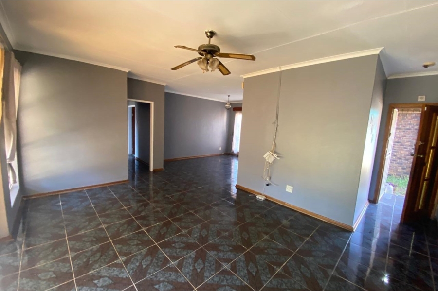 To Let 3 Bedroom Property for Rent in Riamar Park Gauteng