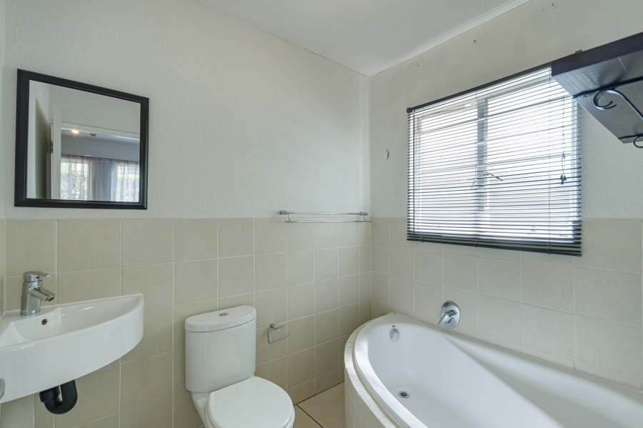 2 Bedroom Property for Sale in Douglasdale Gauteng