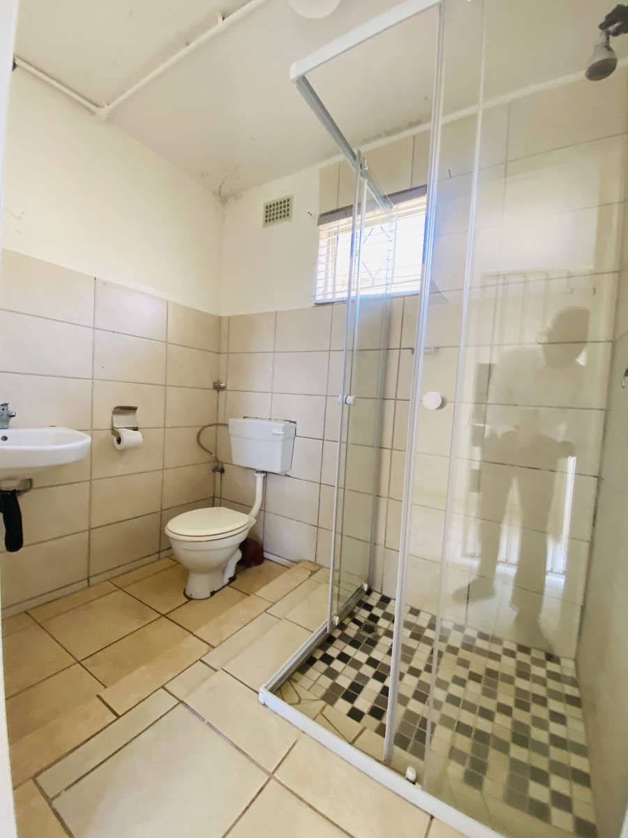 6 Bedroom Property for Sale in Kensington Gauteng