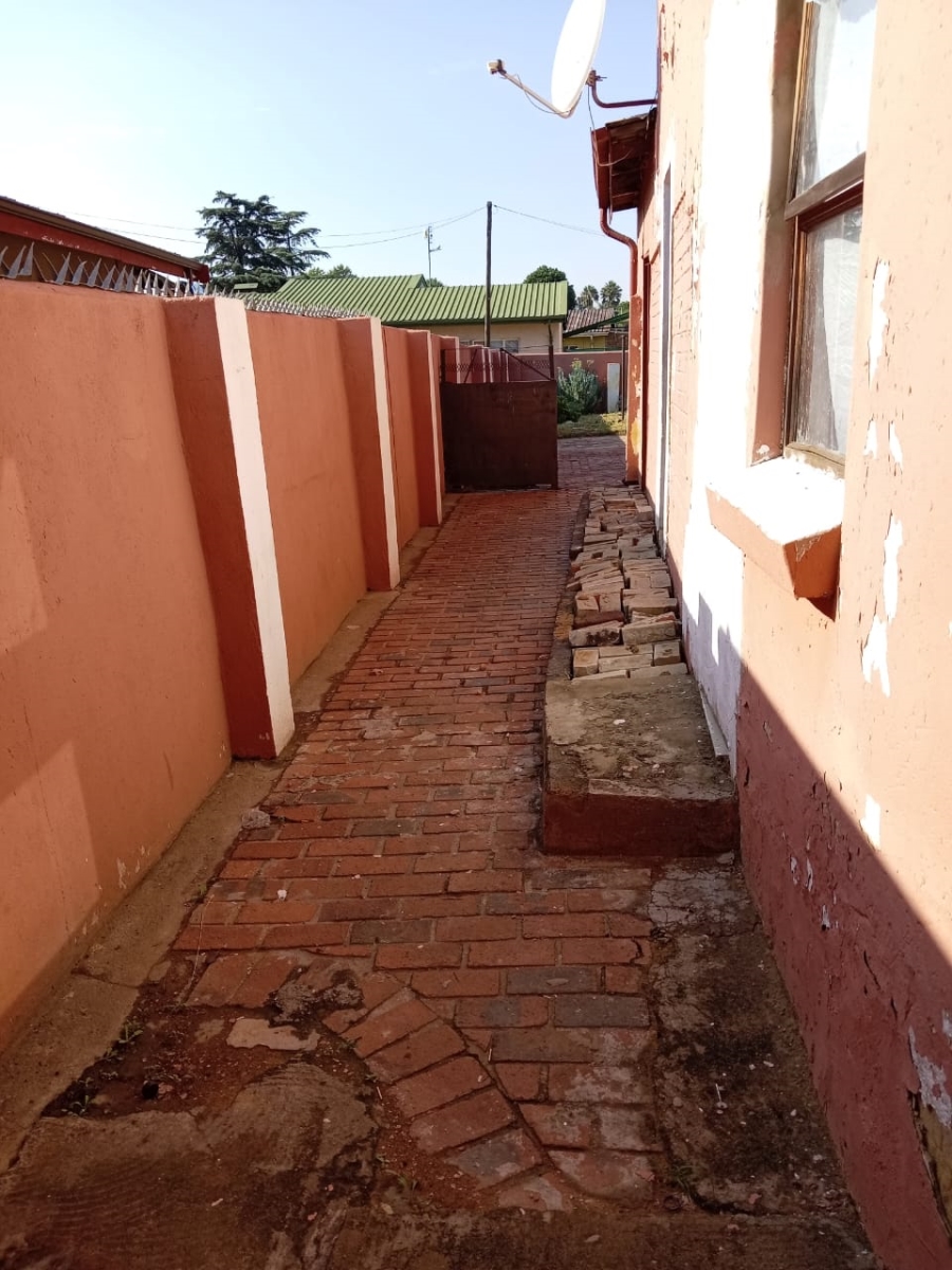 6 Bedroom Property for Sale in Kempton Park West Gauteng