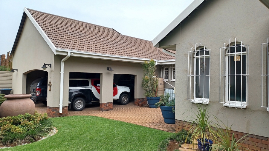 3 Bedroom Property for Sale in Vanderbijlpark SE 2 Gauteng