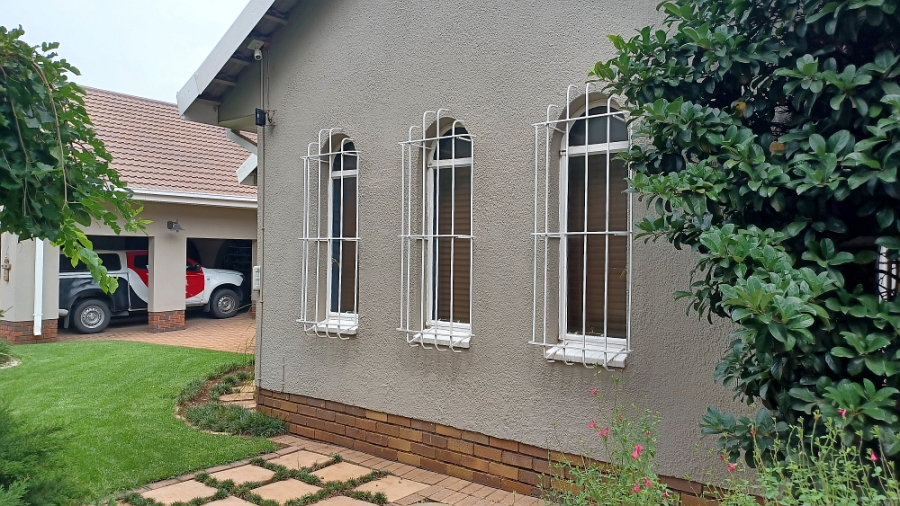 3 Bedroom Property for Sale in Vanderbijlpark SE 2 Gauteng