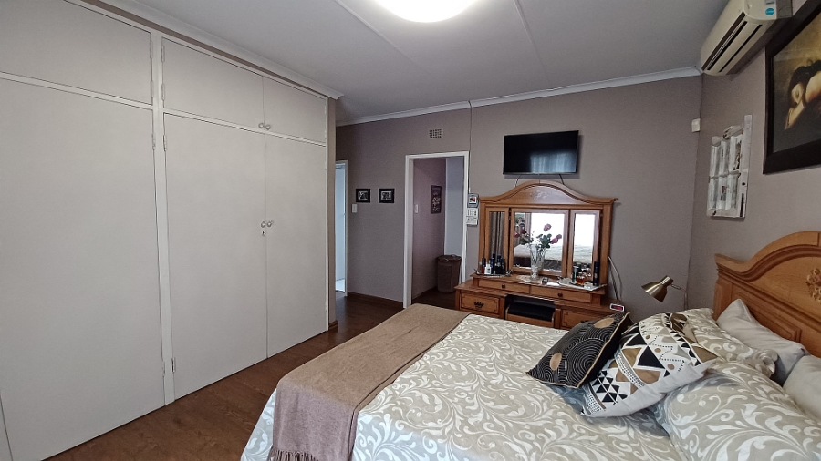 3 Bedroom Property for Sale in Vanderbijlpark SE 2 Gauteng