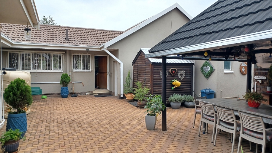 3 Bedroom Property for Sale in Vanderbijlpark SE 2 Gauteng