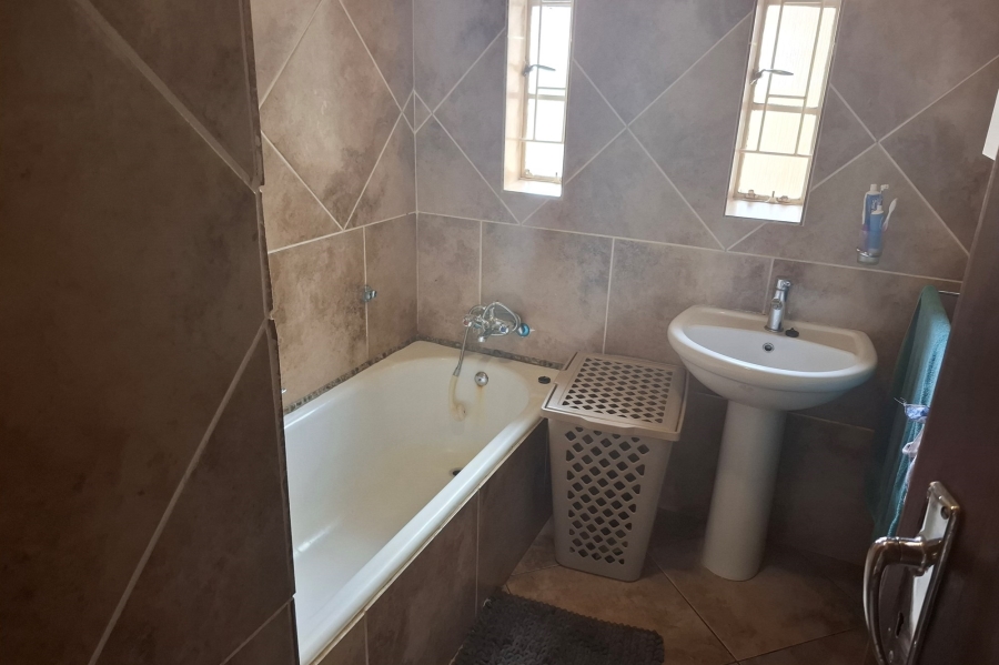 3 Bedroom Property for Sale in Vanderbijlpark SE 6 Gauteng