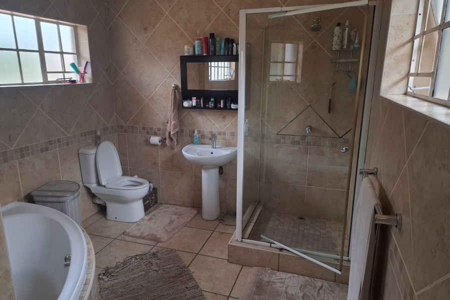 3 Bedroom Property for Sale in Vanderbijlpark SE 6 Gauteng