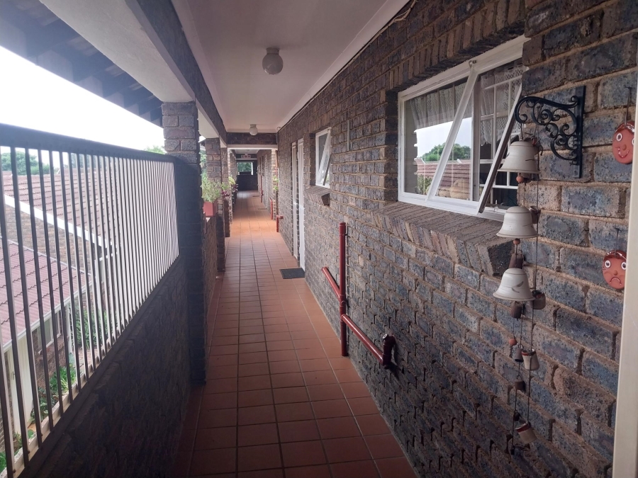 1 Bedroom Property for Sale in Linden Gauteng