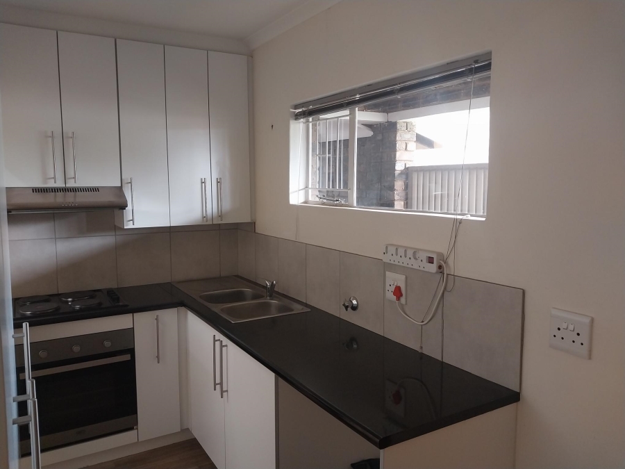 1 Bedroom Property for Sale in Linden Gauteng