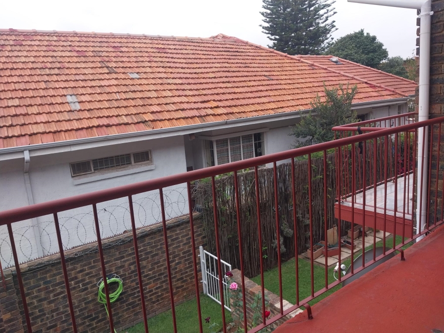 1 Bedroom Property for Sale in Linden Gauteng