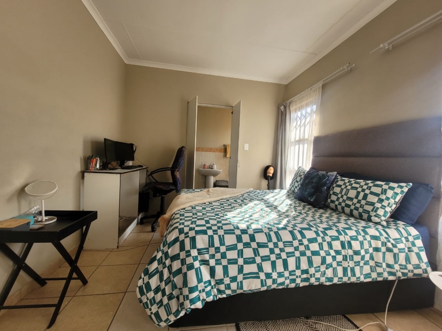 2 Bedroom Property for Sale in Groblerpark Gauteng