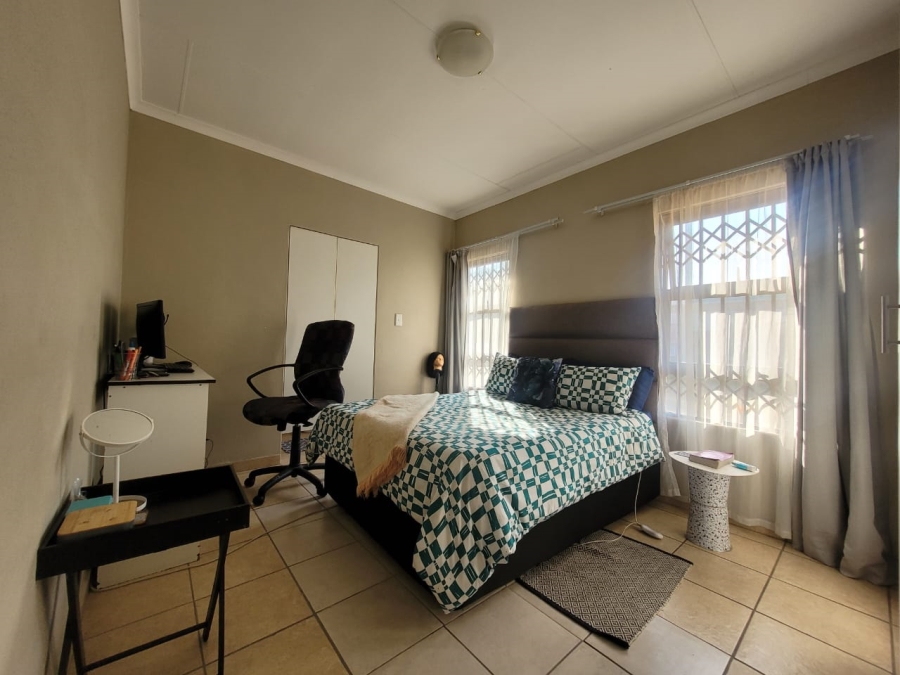 2 Bedroom Property for Sale in Groblerpark Gauteng