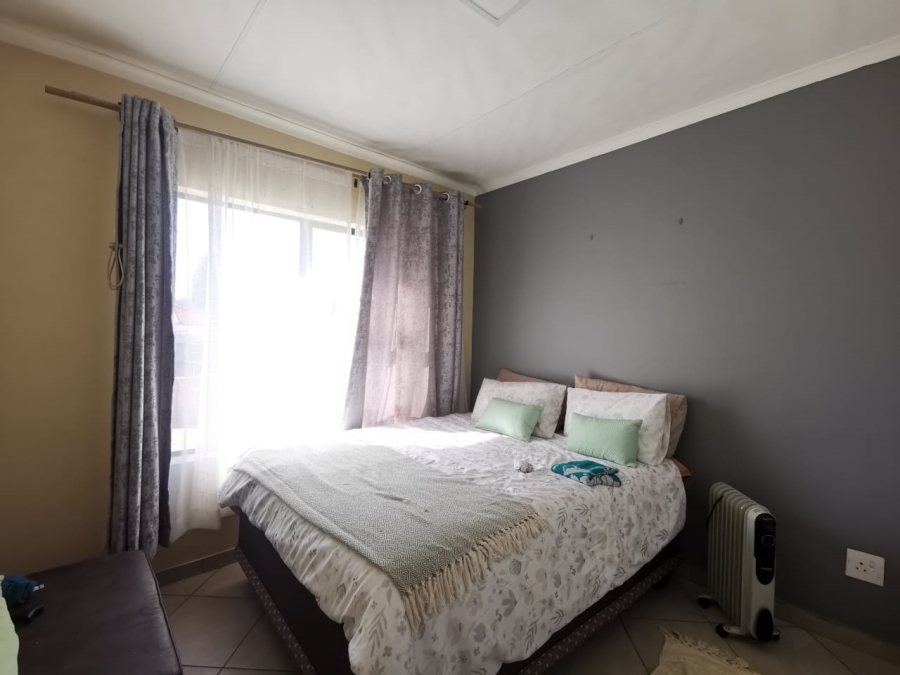 2 Bedroom Property for Sale in Witpoortjie Gauteng