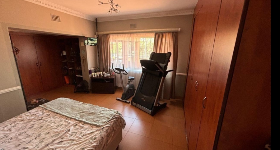 3 Bedroom Property for Sale in Linmeyer Gauteng