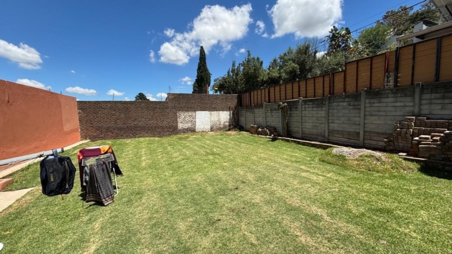 3 Bedroom Property for Sale in Linmeyer Gauteng